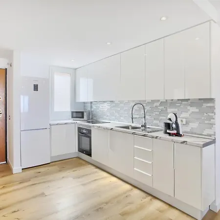 Luxury Penthouse, Sunset, Heated Pool, Fast Wifi Апартаменты Адехе